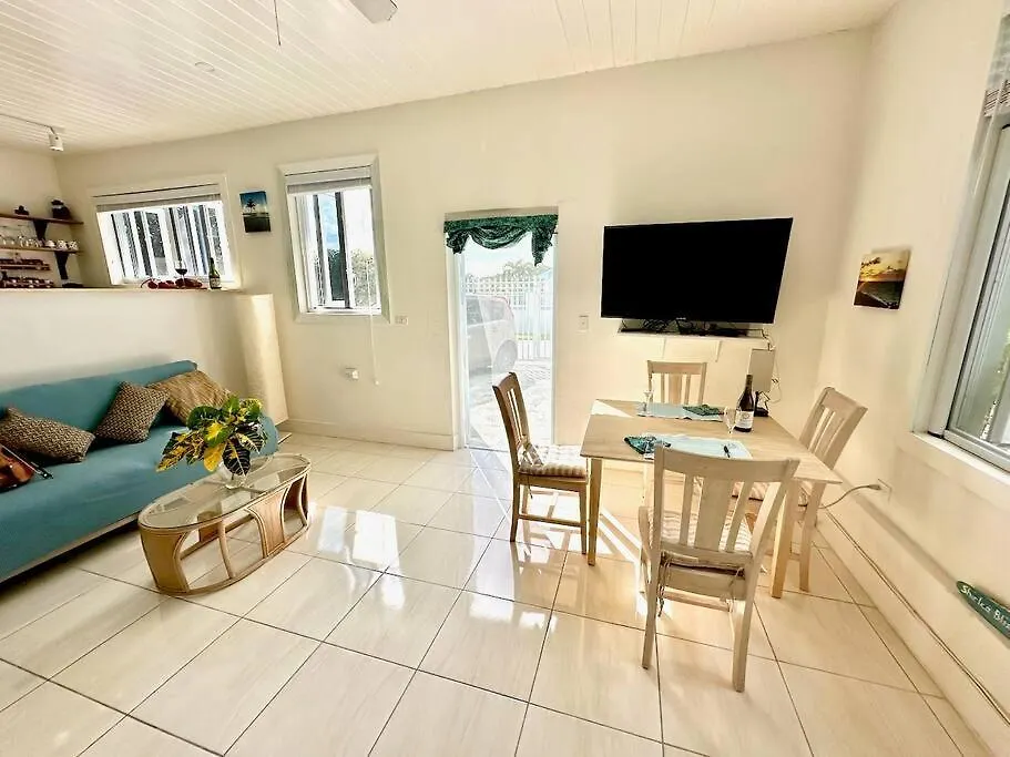 Lägenhet Spacious Light Filled Studio, Modern Renovation Nassau Bahamas