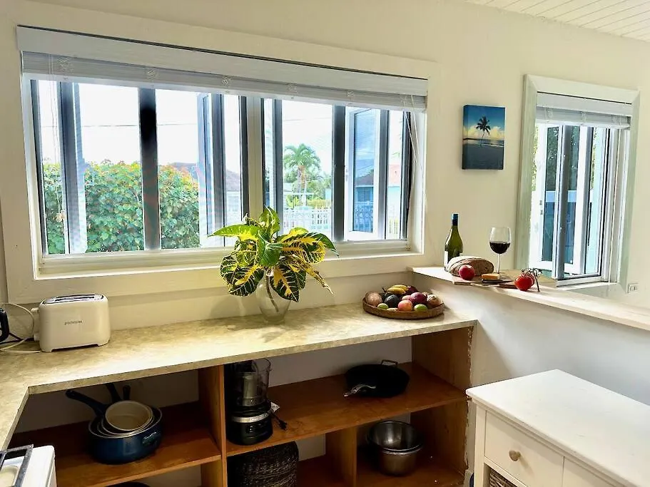 Apartamento Spacious Light Filled Studio, Modern Renovation Nassau
